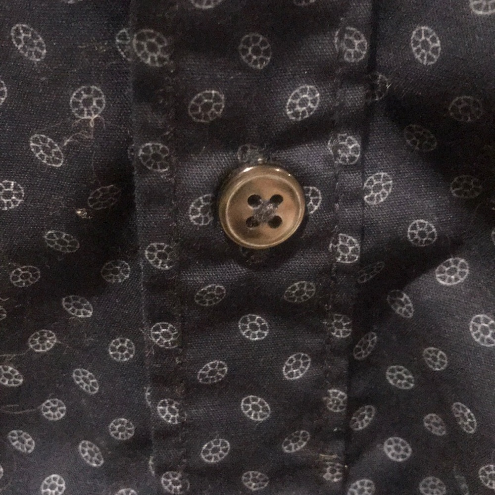 Men’s long sleeve button down size small